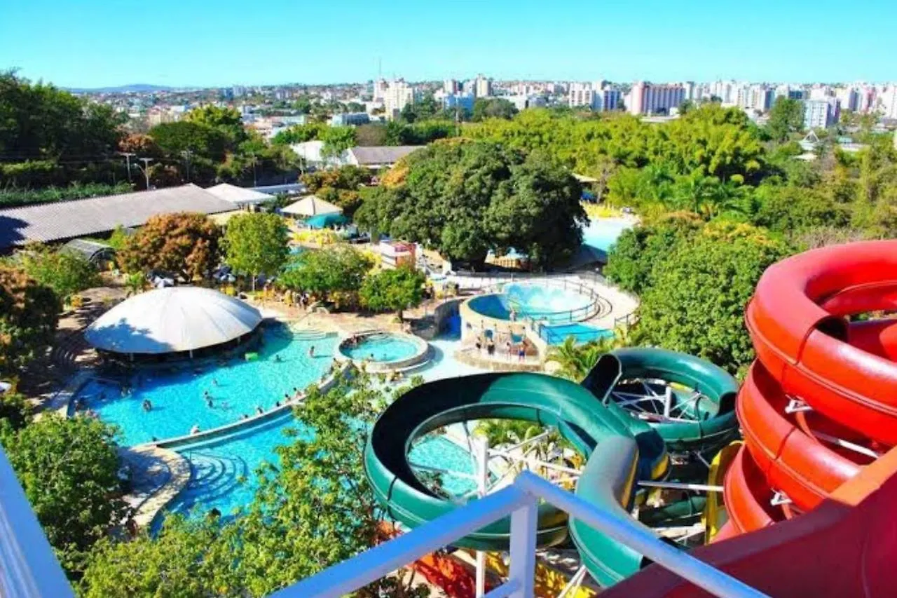 L'acqua di Roma fogão micro-ondas geladeira Park aquático 5 pessoas Caldas Novas 0*,  Brasil